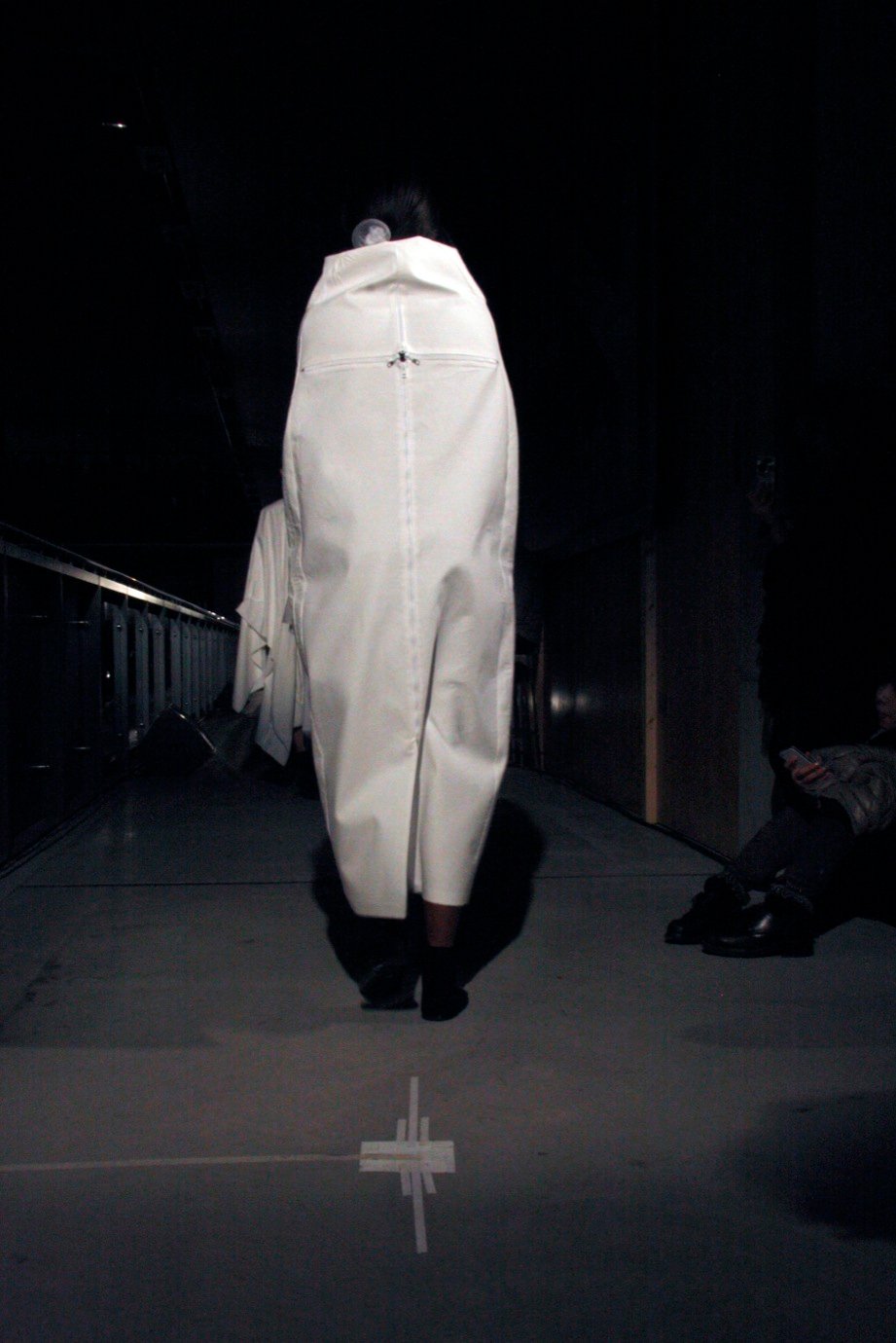 1granary_1_granary_2011_white_show_ba_fashion_central_saint_martins_white_project_1003